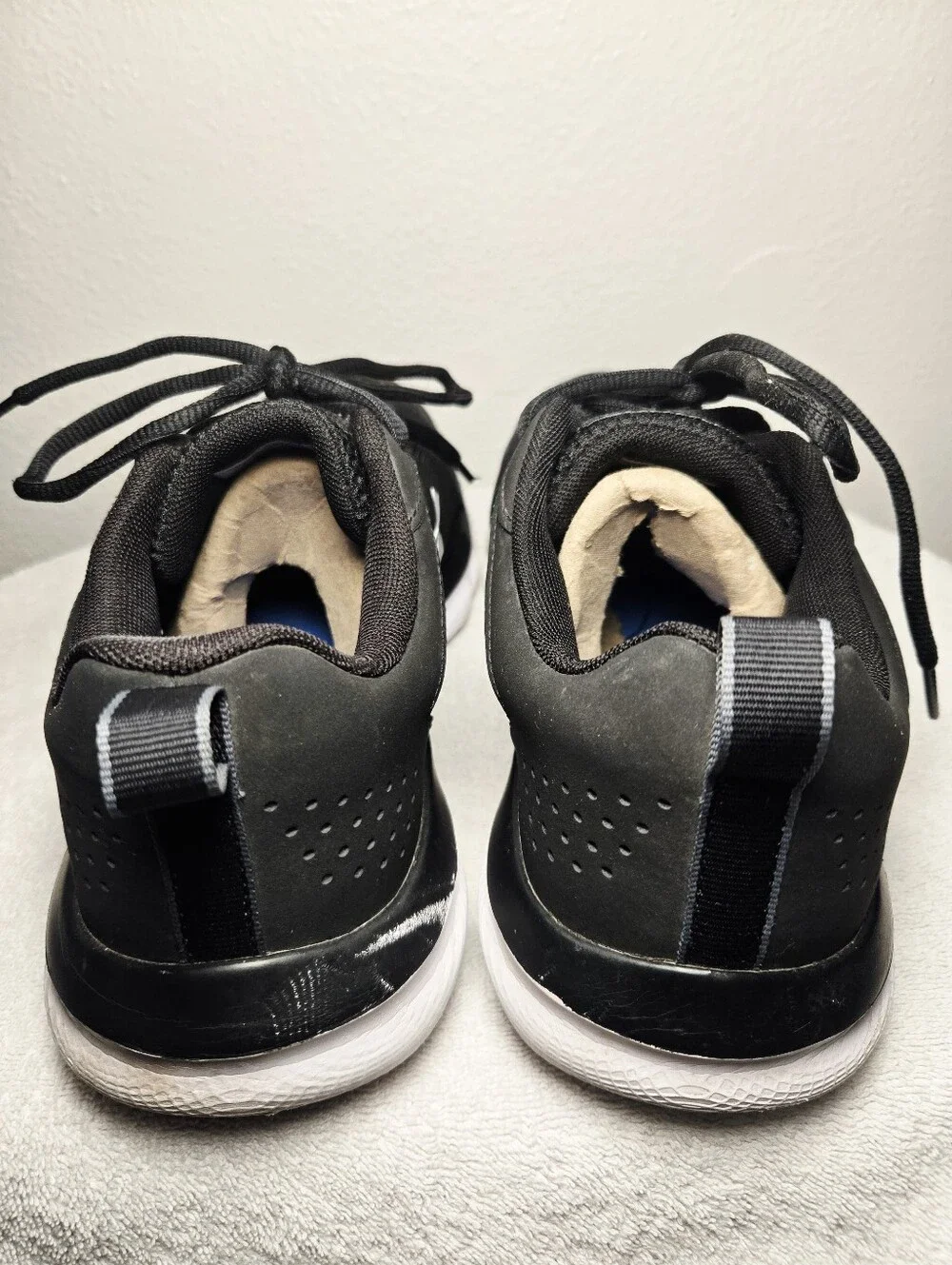 Under Armour Charged Assert Men’s Size 10 4E Extra Wide Black Running Shoes